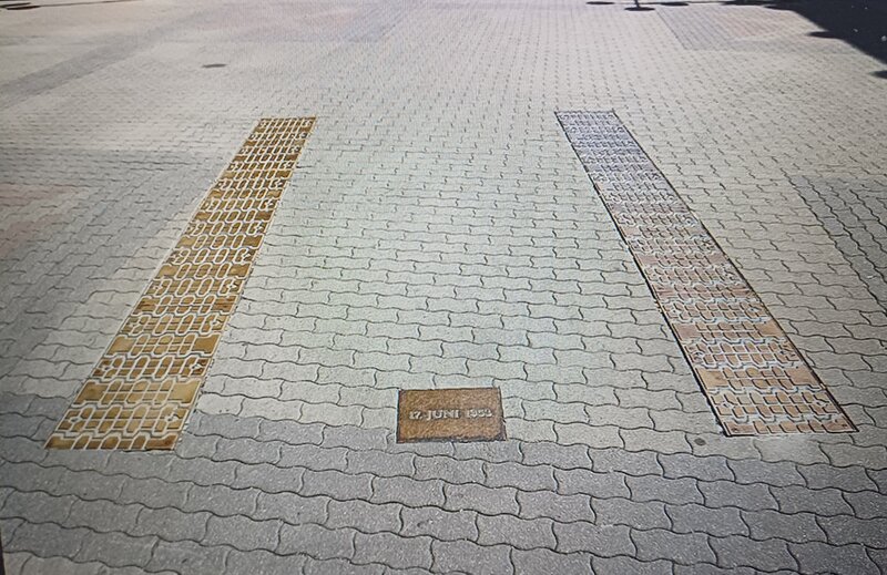 Denkmal oder denk mal nach Ein Denkmal ist im allgemeinen…