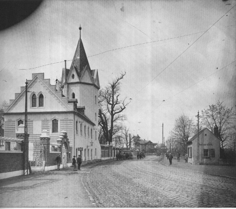Hallo, ich bin Stadtführerin und biete auch Touren durch…